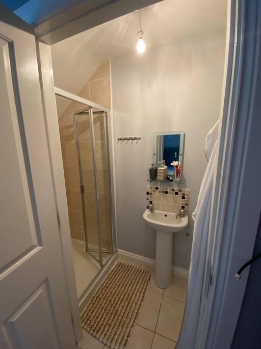Cheerful 4-Bed Townhouse In Centre Of Newcastle Villa Newcastle  Ngoại thất bức ảnh